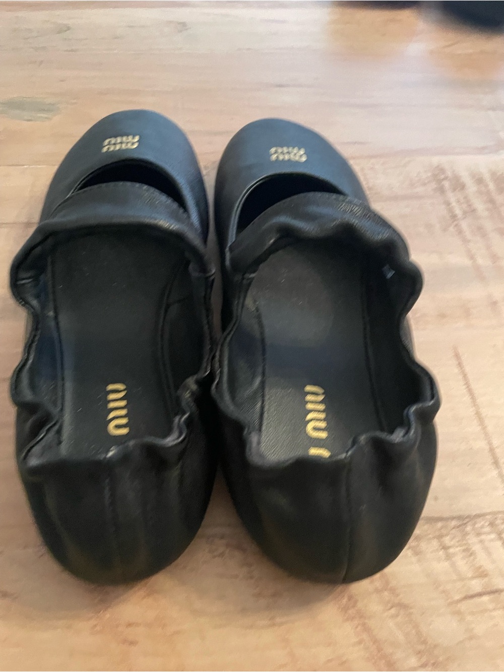 Miu Miu Black Leather Ruffle-Trim Mary Jane Shoes with Gold Logo - Picture 4 of 4